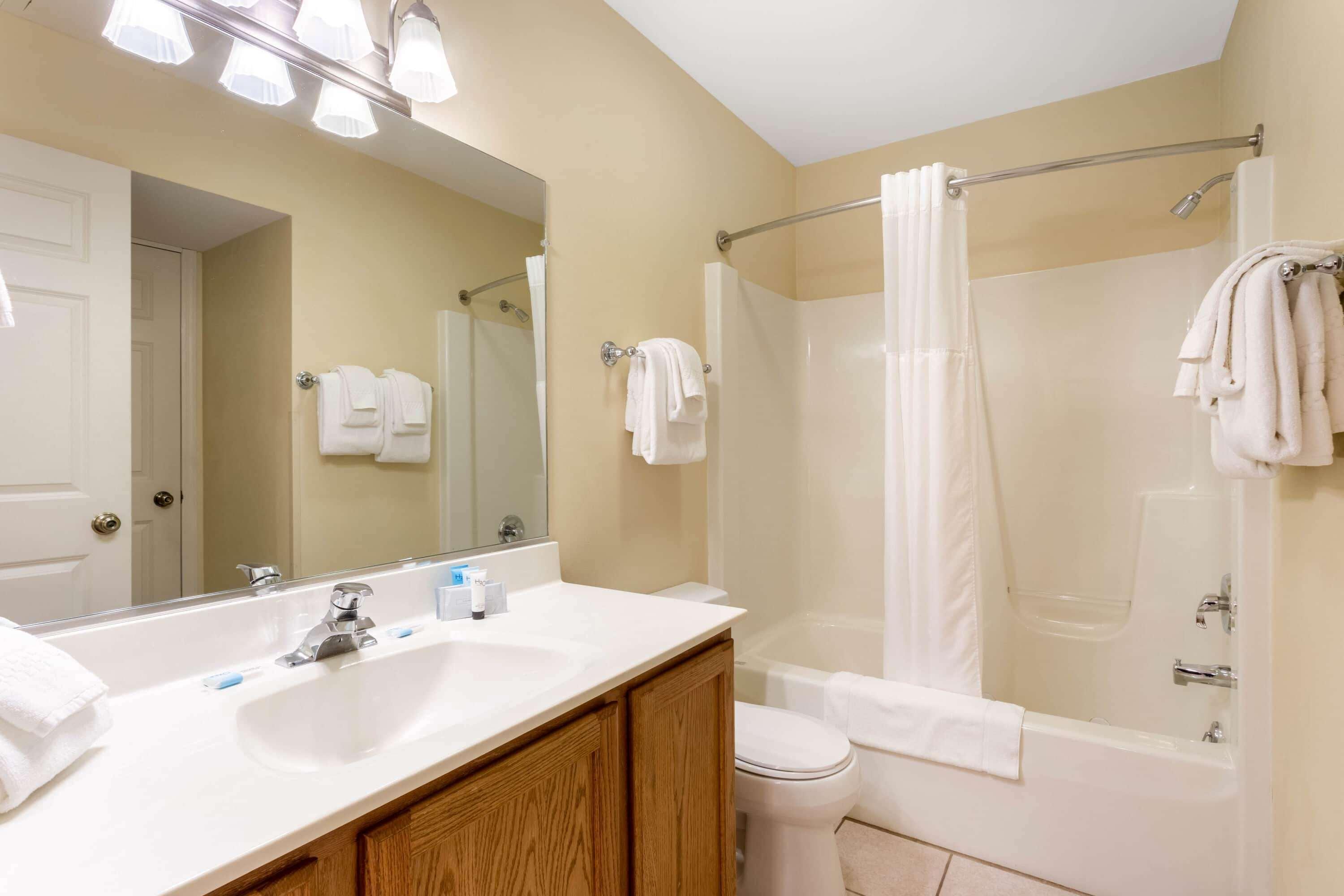 Отель Tamarack Wisconsin Dells, A Ramada By Wyndham Lake Delton Экстерьер фото