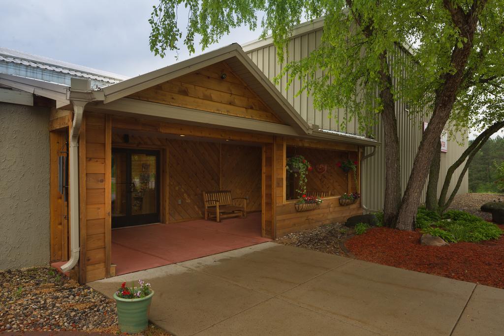 Отель Tamarack Wisconsin Dells, A Ramada By Wyndham Lake Delton Экстерьер фото